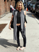 Kaley Cuoco's Feet (133013)