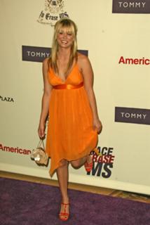 Kaley Cuoco's Feet (143892)
