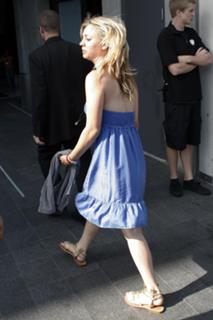 Kaley Cuoco's Feet (168118)