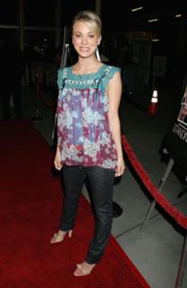 Kaley Cuoco's Feet (31571)