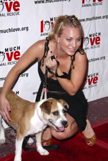 Kaley Cuoco's Feet (42688)