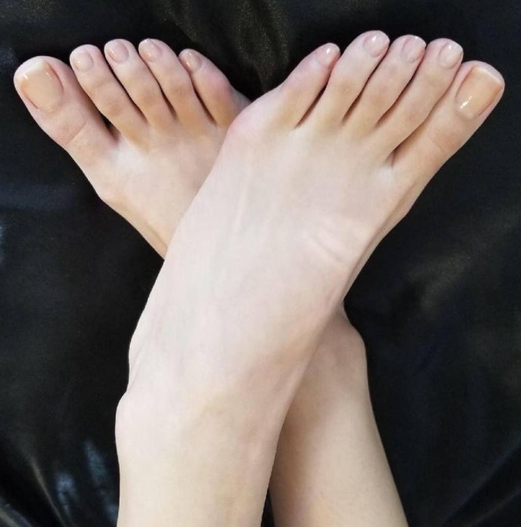 Tala Ashe's Feet << wikiFeet